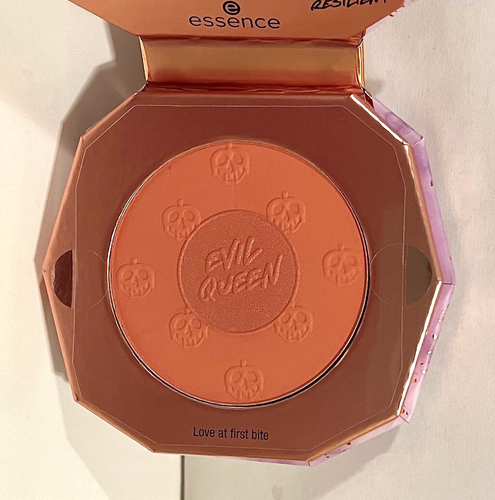 ESSENCE DISNEY VILLAINS EVIL QUEEN MAXI BLUSH 01 LOVE AT FIRST BITE .31 OZ / 9 G - Picture 7 of 11