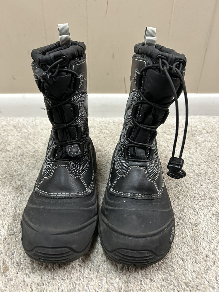 The North Face Alpenglow IV 4 Boys Size 4 Black Winter Snow Boots