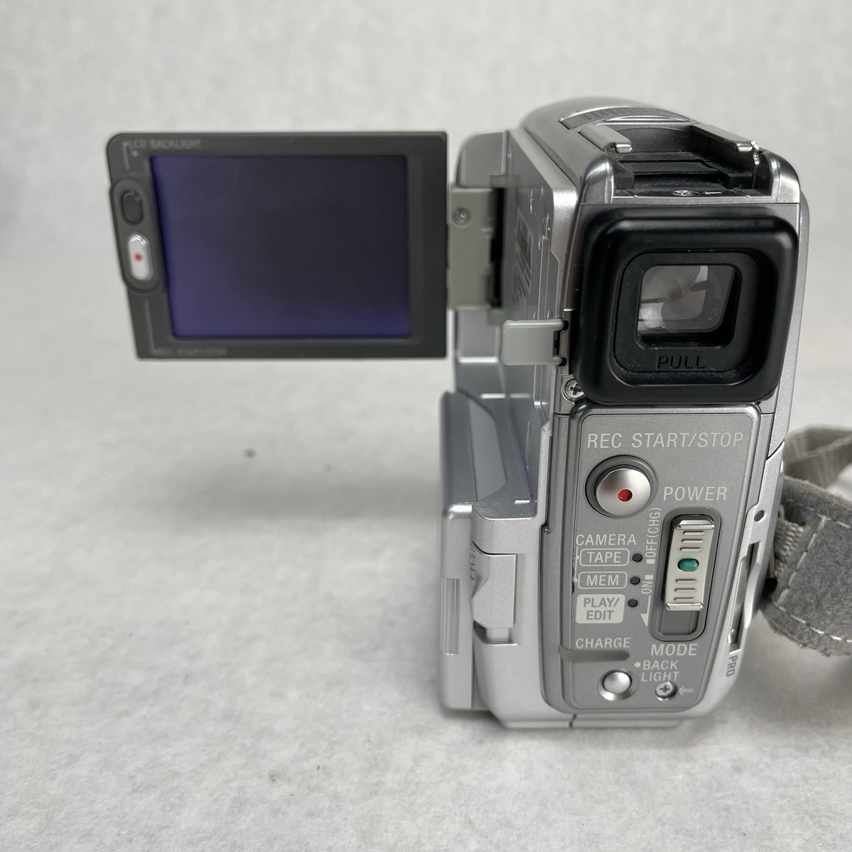 Sony Handycam DCR-PC109 Mini DV Hybrid Camcorder With Nightshot