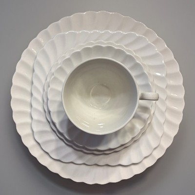 20 Piece Service for 4 Johnson Brothers Snow White Regency England