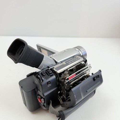 JVC GR-DVL109 Camcorder Video Camera Mini DV SD Card Full Kit 2 Battery’s Extras - Picture 14 of 18