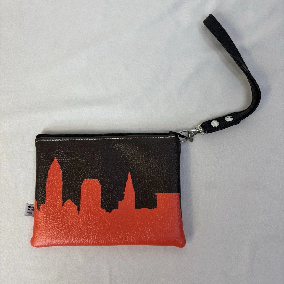 Bolso de Estadio Cleveland Browns Muñequera Horizonte Aprobado Juego NFL 5x7 Teléfono Dinero Foto 2 de 4