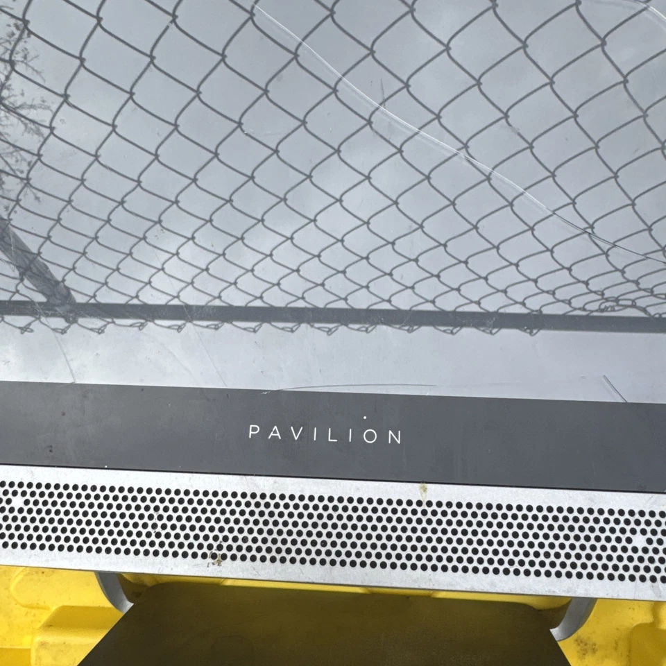 HP Pavilion All-in-One 24-b214 / Core i5 7th Gen - Image 3 of 4