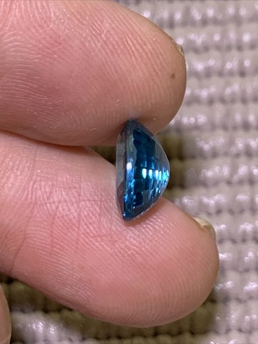 Natürlicher tiefblauer Zirkon 6,3 kt kambodschanischer Ratanakiri - Bild 5 von 6