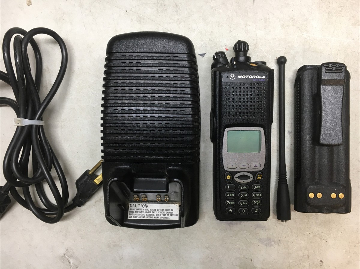 モトローラ MOTOROLA XTS 5000 トランシーバー Motorola XTS 5000 VHF 136-174 MHz P25 Radio SMARTzone