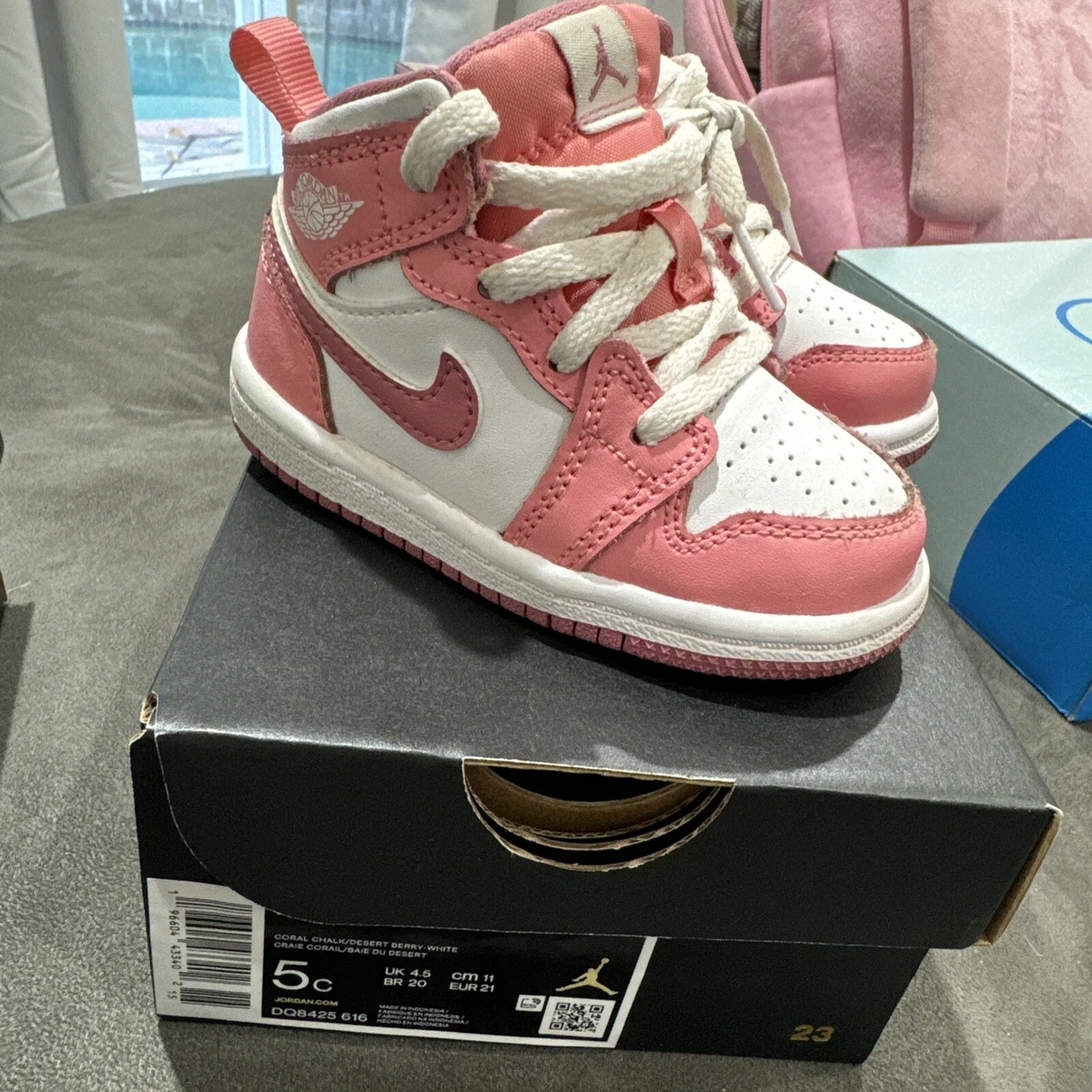 Baby pink hotsell jordan 1