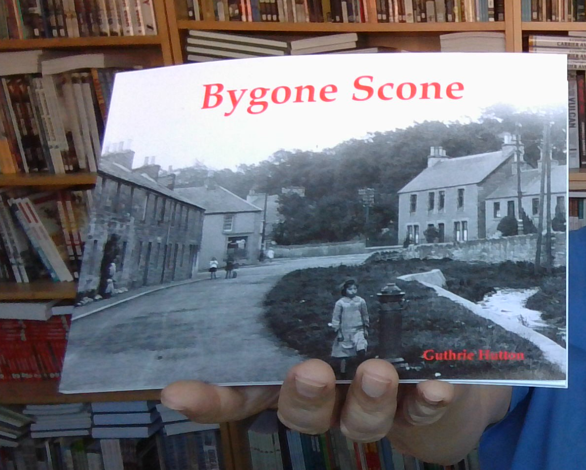 Bygone Scone by Guthrie Hutton (Paperback, 2006) NEW & FREEPOST UK 9781840333862