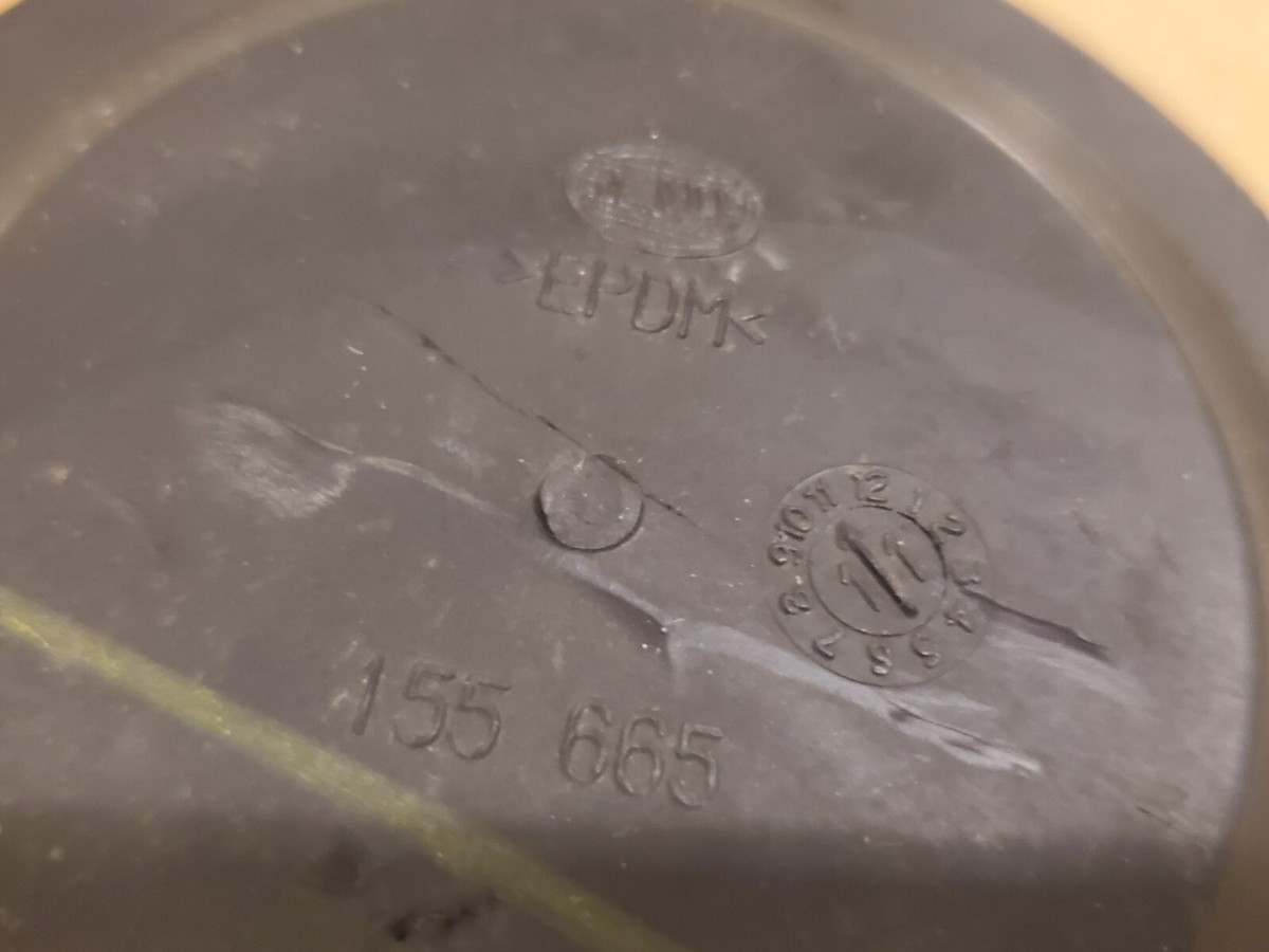 2010 2011 2012 Lincoln Mkz Headlight Bulb Cover Caps Rubber Hella