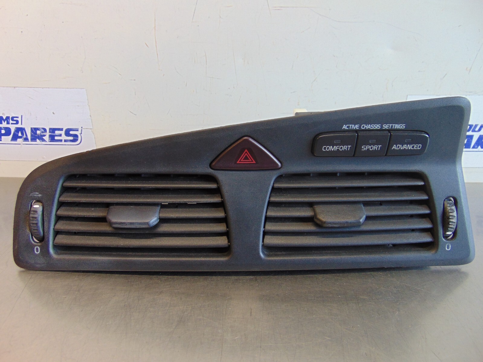 VOLVO V70R 2000-2007 DASHBOARD VENT PART NO. 3409377 for sale 