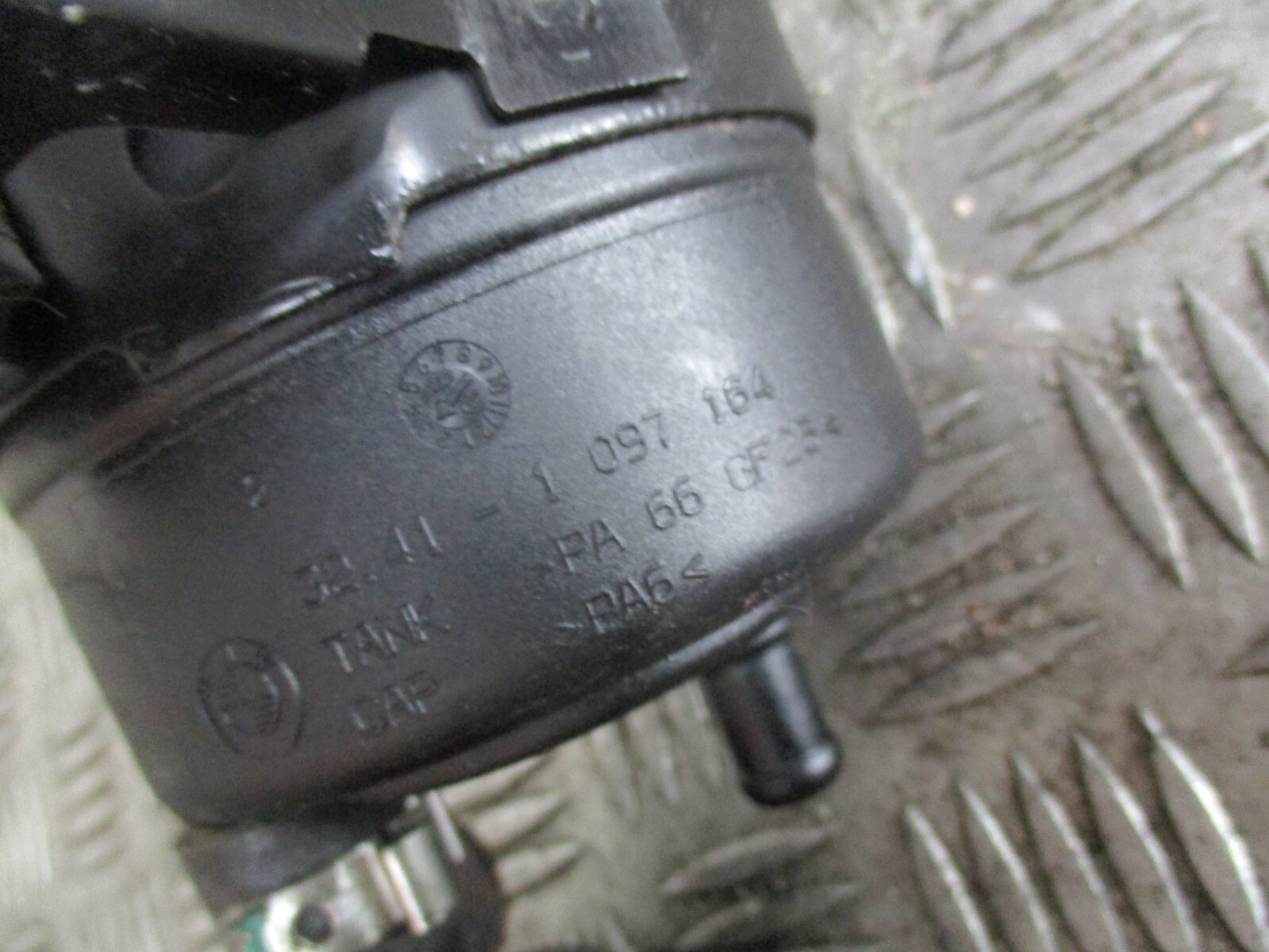 20042011 BMW 1 SERIES E87 2.0 TDI POWER STEERING FLUID RESERVOIR