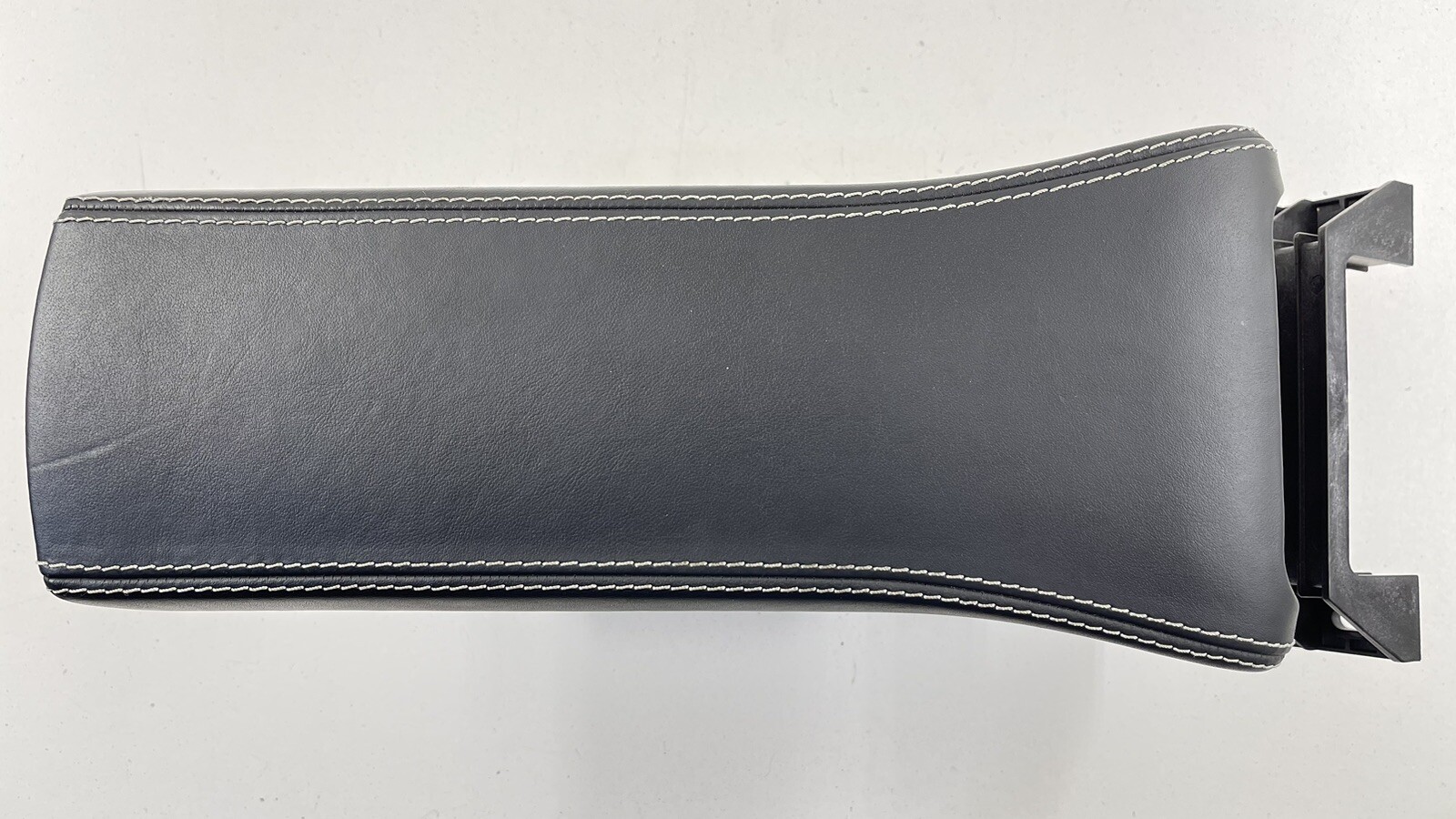 15-17 MCLAREN 650S CENTER CONSOLE ARMREST ARM REST BOX STORAGE COMPARTMENT OEM
