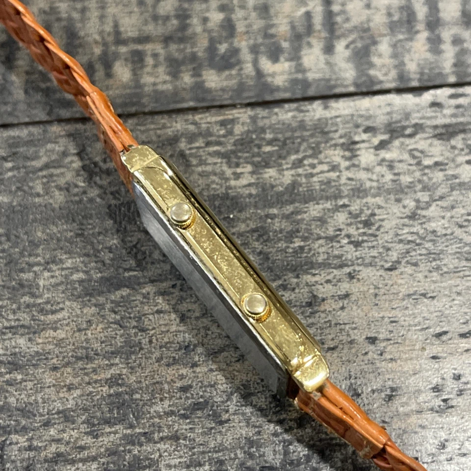 Vintage Orvis watch Dual Time  Gold Tone brown Leather band  (NEEDS BATTERY) - Image 4 of 4