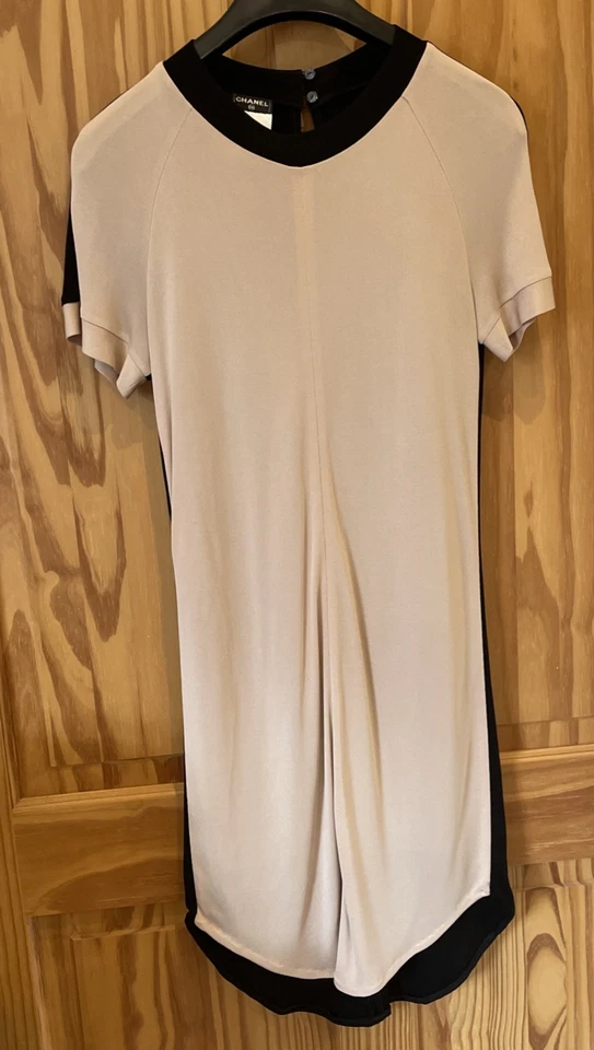 Vestido recto Chanel beige/negro para mujer 08A - viscosa/rayón - talla 40. Reino Unido 12. Foto 3 de 4