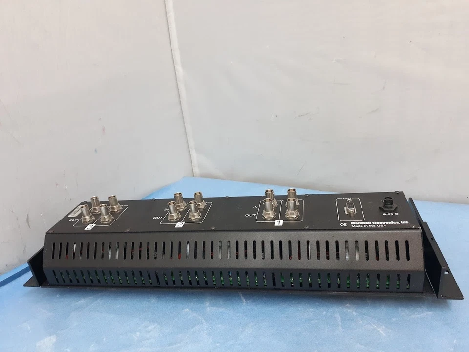 Marshall Electronics V-R563P-SDI - 3x 5.6” LCD Rack Mounted Monitors - Image 3 of 4