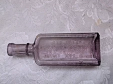 THE GREAT ATLANTIC & PACIFIC TEA CO  Jersey City NJ  A&P Extract Bottle, 5.75 in