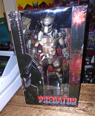 NECA  PREDATOR 1/4 SCALE FIGURE 2011