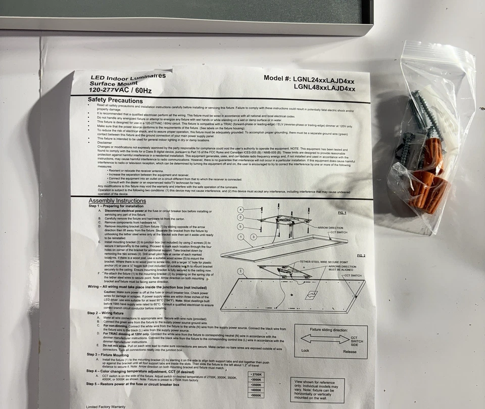 Luz LED AFX Lugano Lineal Flushmount blanca esmerilada 4’x2’x1” Foto 3 de 4