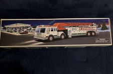 New Vintage 2000 Hess Toy Ladder Fire Truck in Original Box