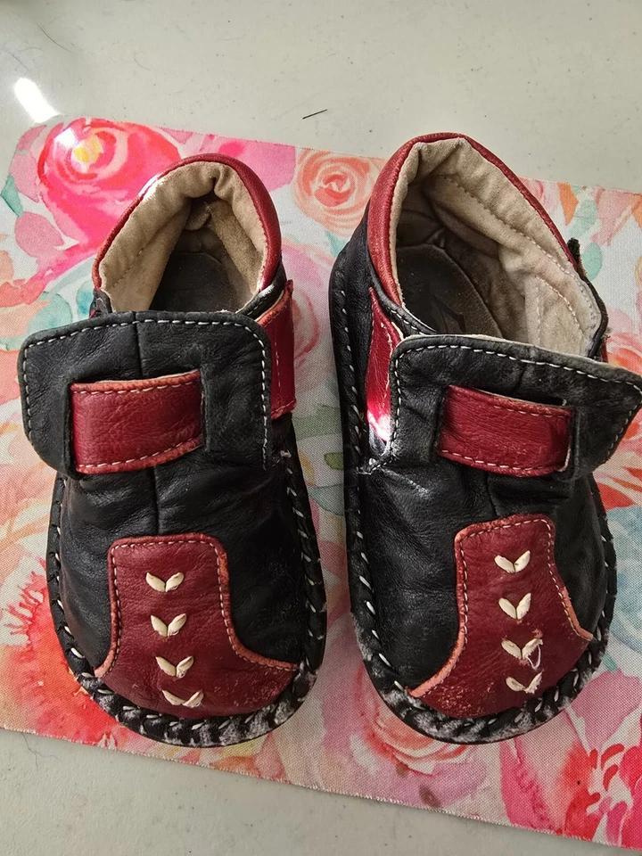 See Kai Run Bebé Talla 6 Zapatos Planos Azul Marino/Gris Gancho y Lazo Informal Calzado Cómodo Foto 2 de 4