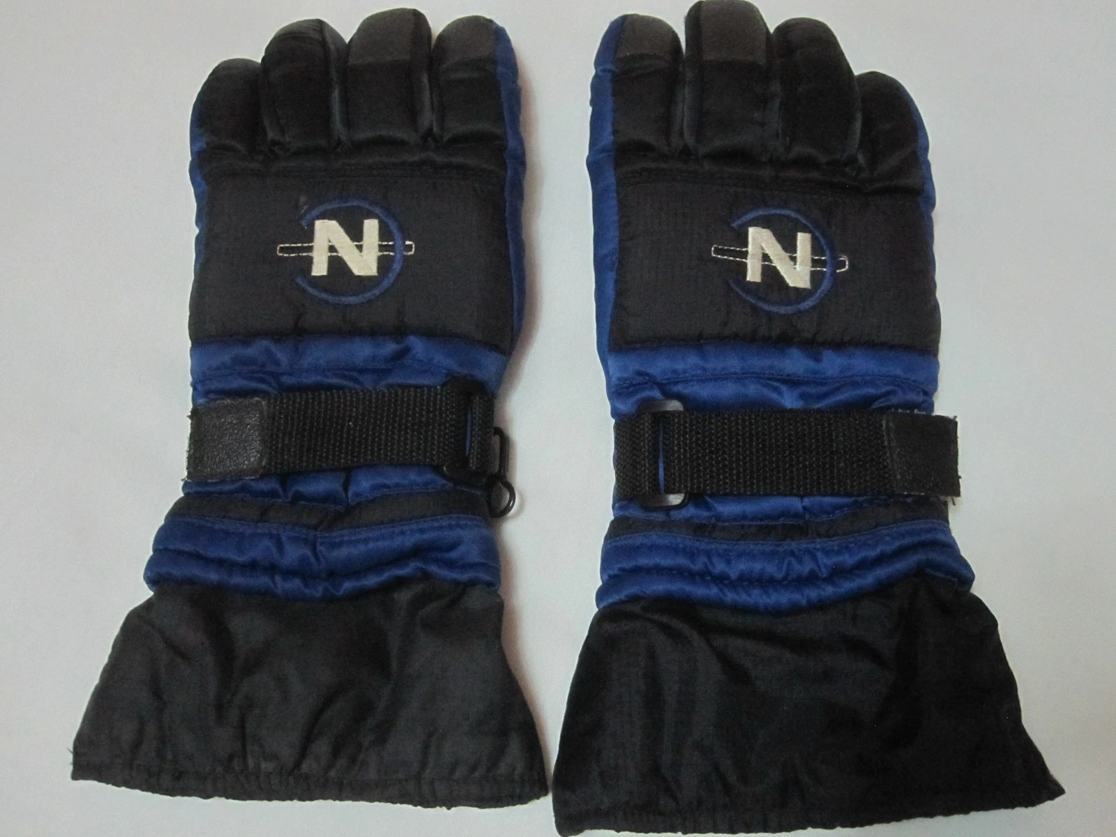 Vintage Nautica Ski Gloves 3M Thinsulate (Black/Blue | Youth Size: 16-18)