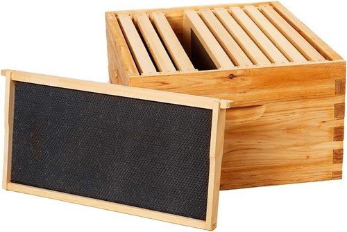 Heavy Wax Coated Langstroth 10 Frame Deep Box with Beeswax Foundation Sheets - Picture 5 of 8