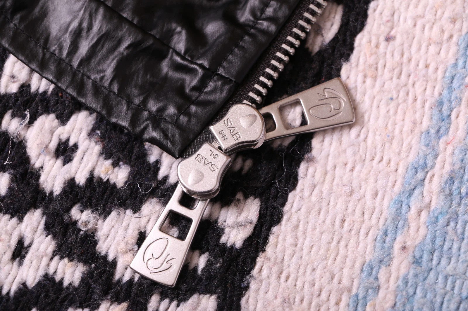 Porter James Sports Workers Jacket Boxy Cropped Men's Medium M Black Gloss image 5