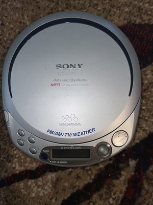 Vintage Sony Walkman D-NF610 Portable CD Player Atrac 3 MP3 AM FM.Tested Working
