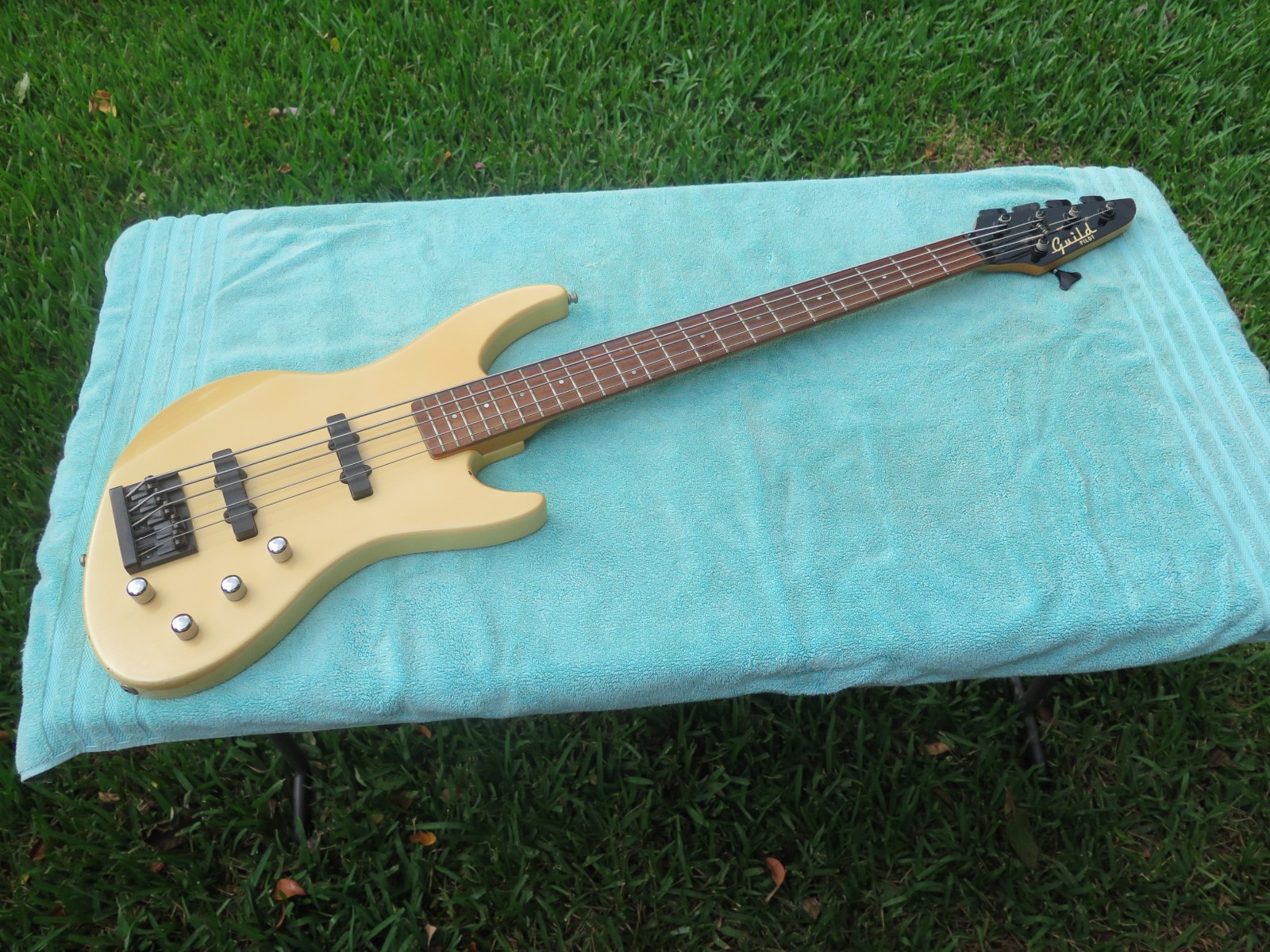 Guild Pilot Bass USA 1980s 5 String Good Condition Active Pickups no reserve