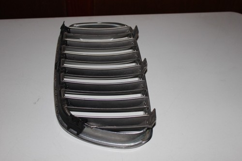 OEM 2007-2010 BMW E83 X3 RH Right Passenger Front Kidney Grille 51113420088 - Picture 7 of 7