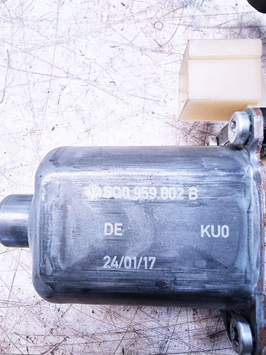 MOTOR REGULADOR VENTANA AUDI TT MK3 8S 2.0 TFSI 2013-2023 5Q0959802B - Imagen 6 de 7