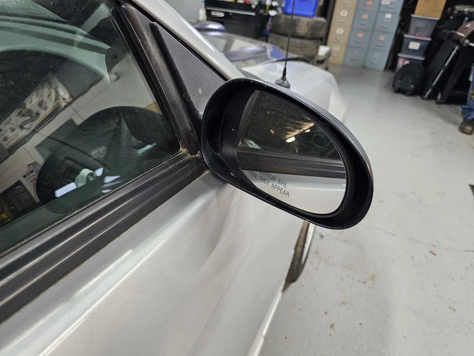 Espejo retrovisor derecho usado se adapta a: Ford Mustang 2000 eléctrico grado derecho A Foto 3 de 4