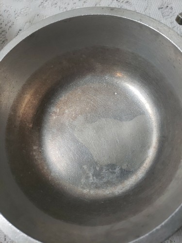 VTG Guardian Aluminum Service Cookware Bowls Serving Lot 2 Sizes No Lids - Picture 3 of 7