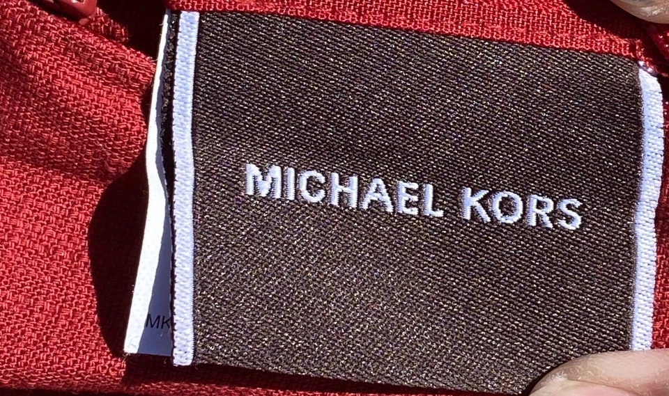 1 almohada Michael Kors marcos rojos falsos algodón king en muy buena condición Foto 2 de 4