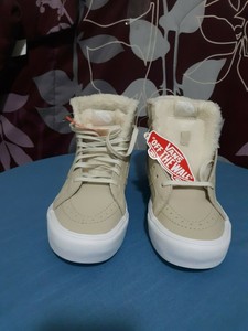 vans high top fur