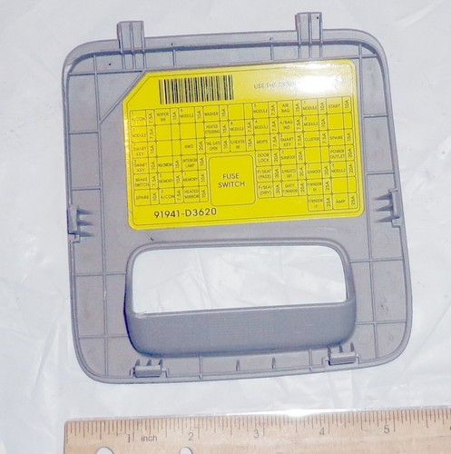2016-2021 HYUNDAI TUCSON INSTRUMENT PANEL DASH FUSE BOX COVER Gray 91941-d3620 - Foto 2 di 2