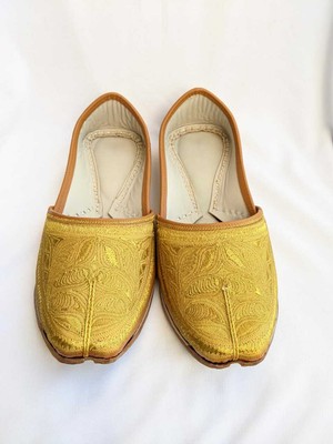 Divud Punjabi Jutti Sherwani Golden 