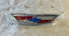 1961 Chevrolet Impala Bel Air Biscayne Bow Tie Trunk 6 Cylinder Emblem C16