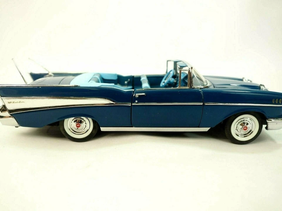 Chevrolet Bel Air 1957 convertible Danbury como nuevo primera versión caja 1:24 y papeles Foto 3 de 4