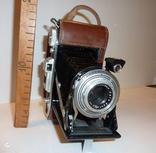 Appareil photo ancien à