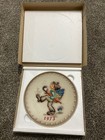 1973 Hummel Collectors Plate-3rd Edition Year in Series-Original Box-Mint — photo 3