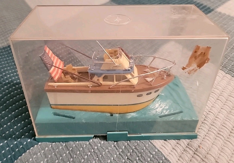 NOS 1966 IDEAL Motorific Barracuda Boat COMPLETE In Original Display ...