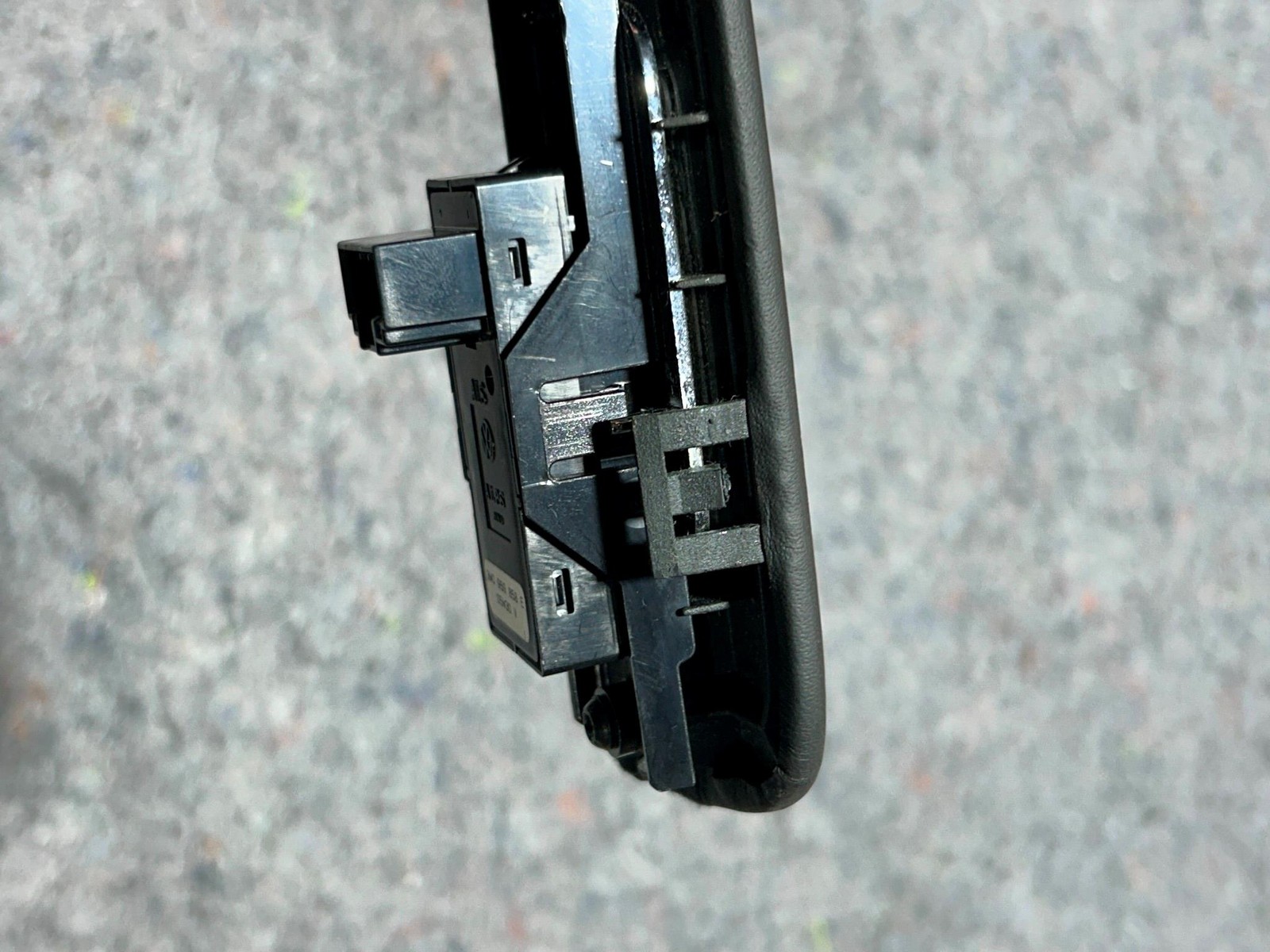 06-11 BENTLEY FLYING SPUR LEFT REAR WINDOW SWITCH OEM 
