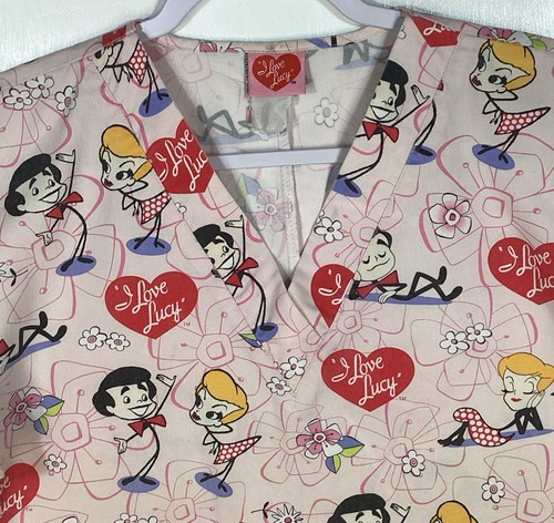 Scrub Top womens size M medium I Love Lucy hearts flowers Cartoon Lucille Ball - Picture 2 of 3