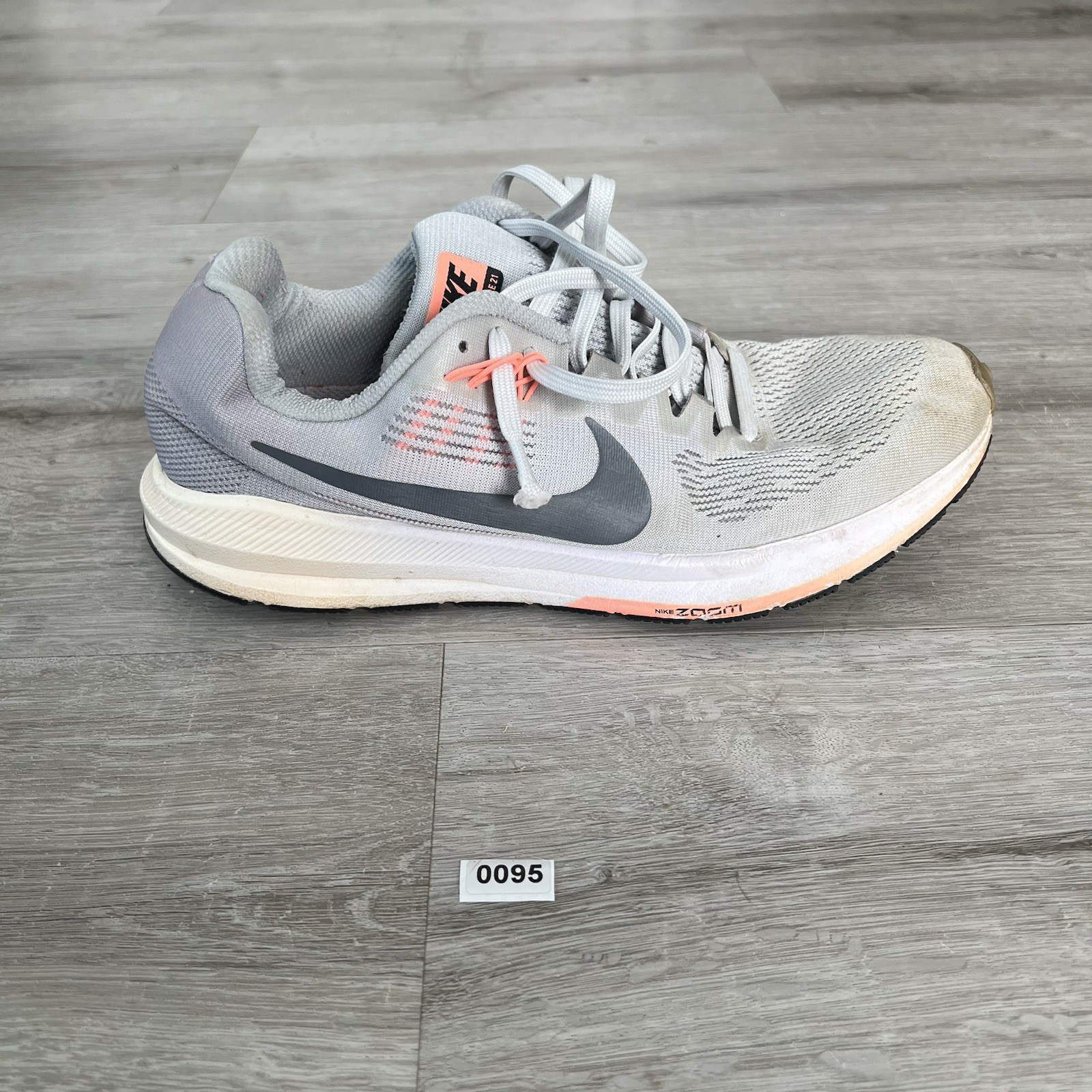 Nike Zoom Structure Women’s 8.5 Grey Coral Running Shoes 904701-008