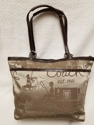 馬車柄☆COACH☆DOPP KIT WITH HORSE AND CARRIAGE PRINT c8445_v1p_a0_wid_1500_hei_1500