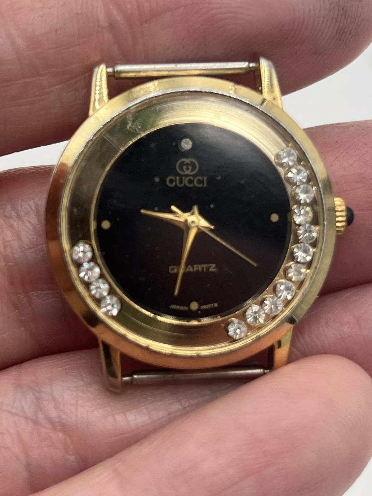 MONTRE FEMME GUCCI DIAMANTS FLOTTANTS. PAS DE BANDE. FONCTIONNE COMME IL SE DOIT. Voir photos