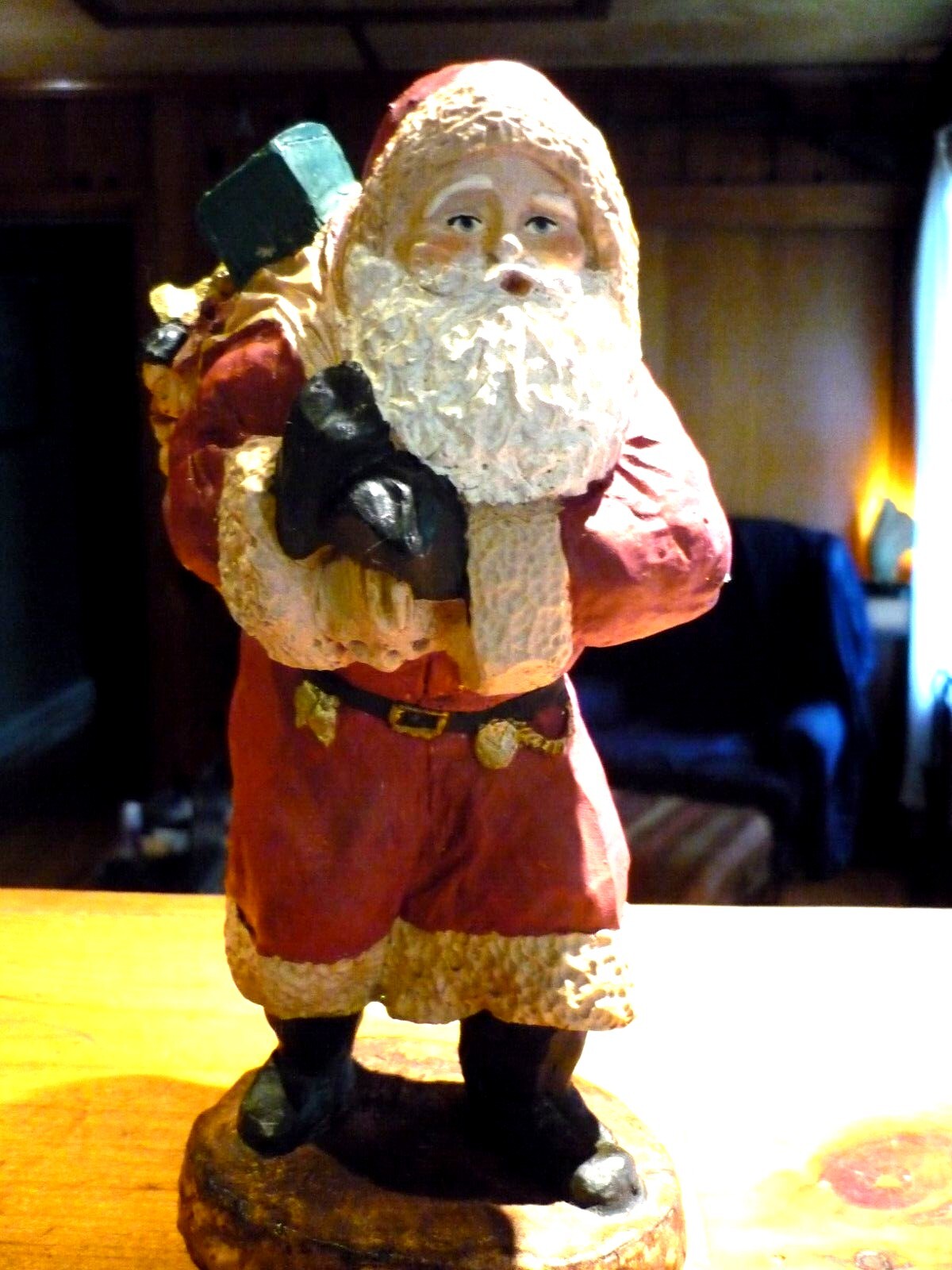Wood World Inc Virginia Collectible Hand Painted Santa Christmas Folk