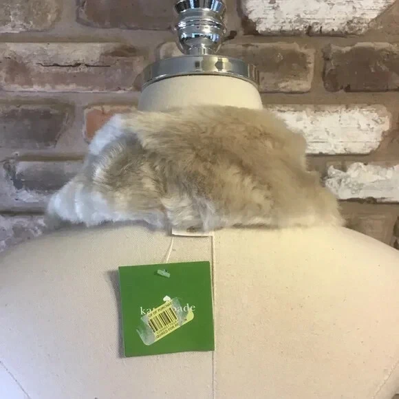 KATE SPADE Mujer Beige y Negro Imitación Piel Visón Pom Pom Corbata Collar Cuello NUEVO Foto 3 de 4