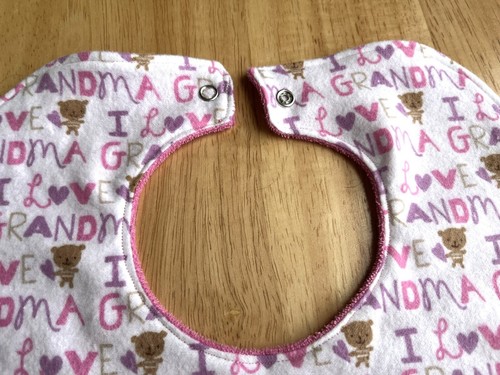 Bib for Baby or Toddler - I Love Grandma pink white - Picture 5 of 6