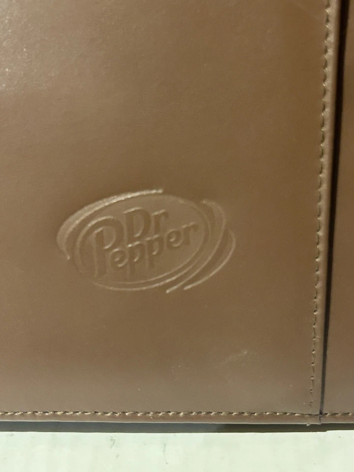 Almohadilla de escritura clásica americana Dr Pepper Cutter and Buck - NUEVA Foto 2 de 4